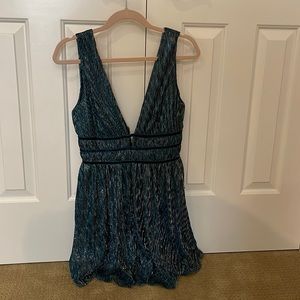 Lulu’s: shimmery teal and gold dress with v neck- size small